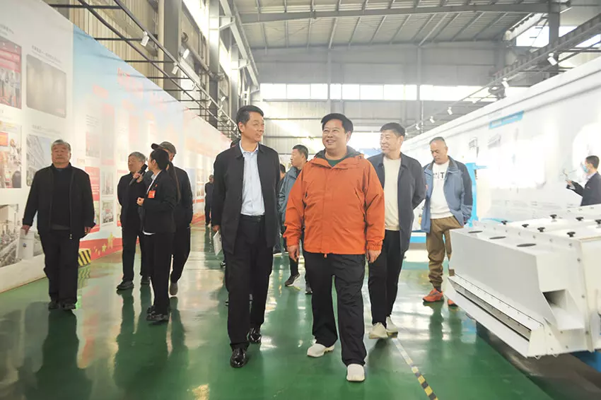 Huaxian Entrepreneurs Delegation Visits Huatai Intelligent Equipment Group