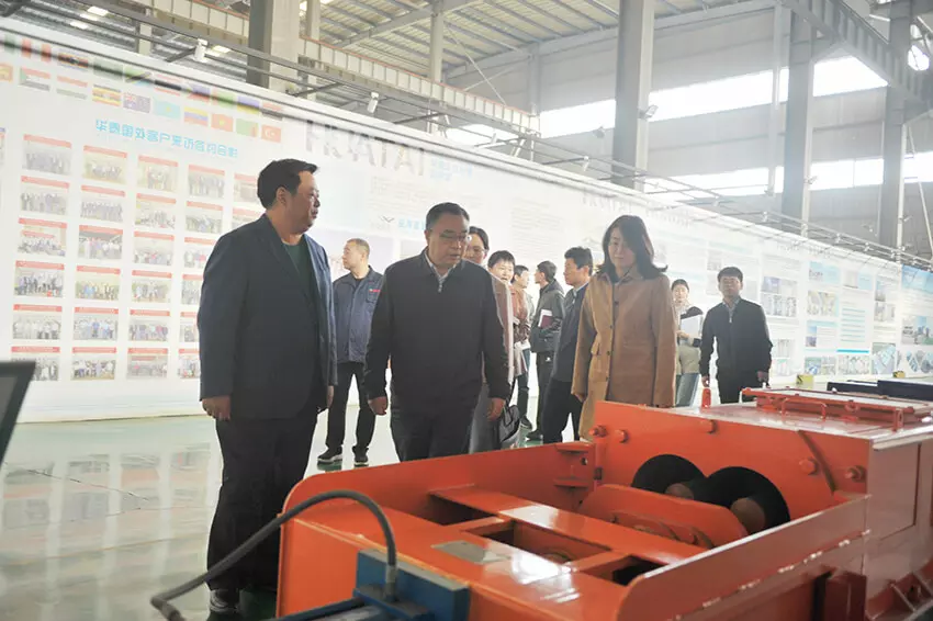 Lu Jingbo, Chairman of the China Cereals and Oils Association, and his delegation visited Huatai Intelligent Equipment Group for inspection and research