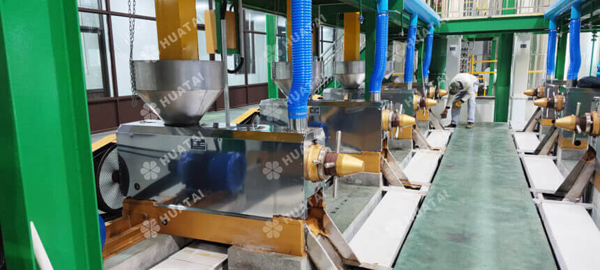 Small scale coconut oil processing machine
